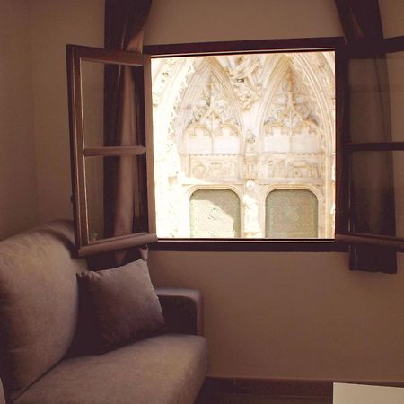 Puerta De La Catedral Apartamento Toledo Exterior foto