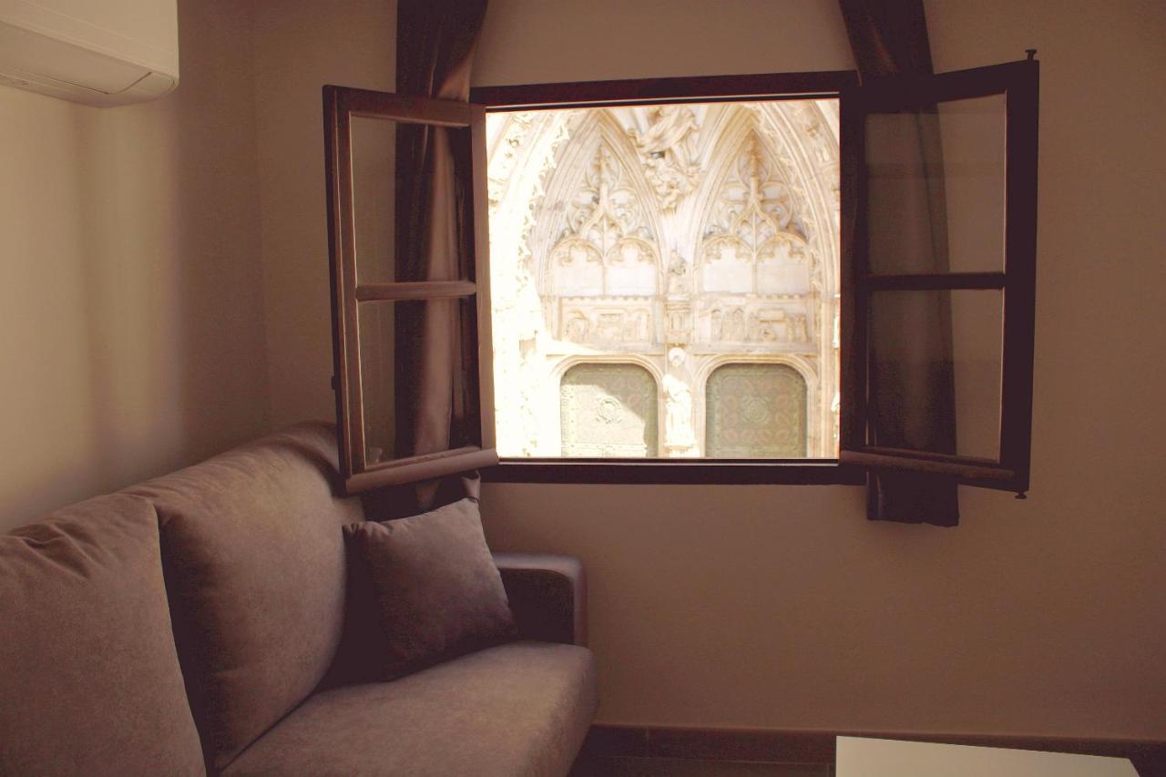 Puerta De La Catedral Apartamento Toledo Exterior foto